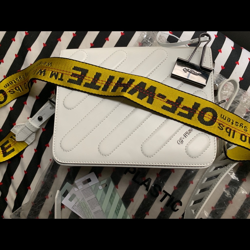 NEW ✨OFF-WHITE WHITE BULLDOG CLIP CROSSBODY BAG